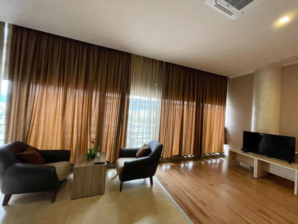 Hotel Terminal Tiranë Luaran gambar