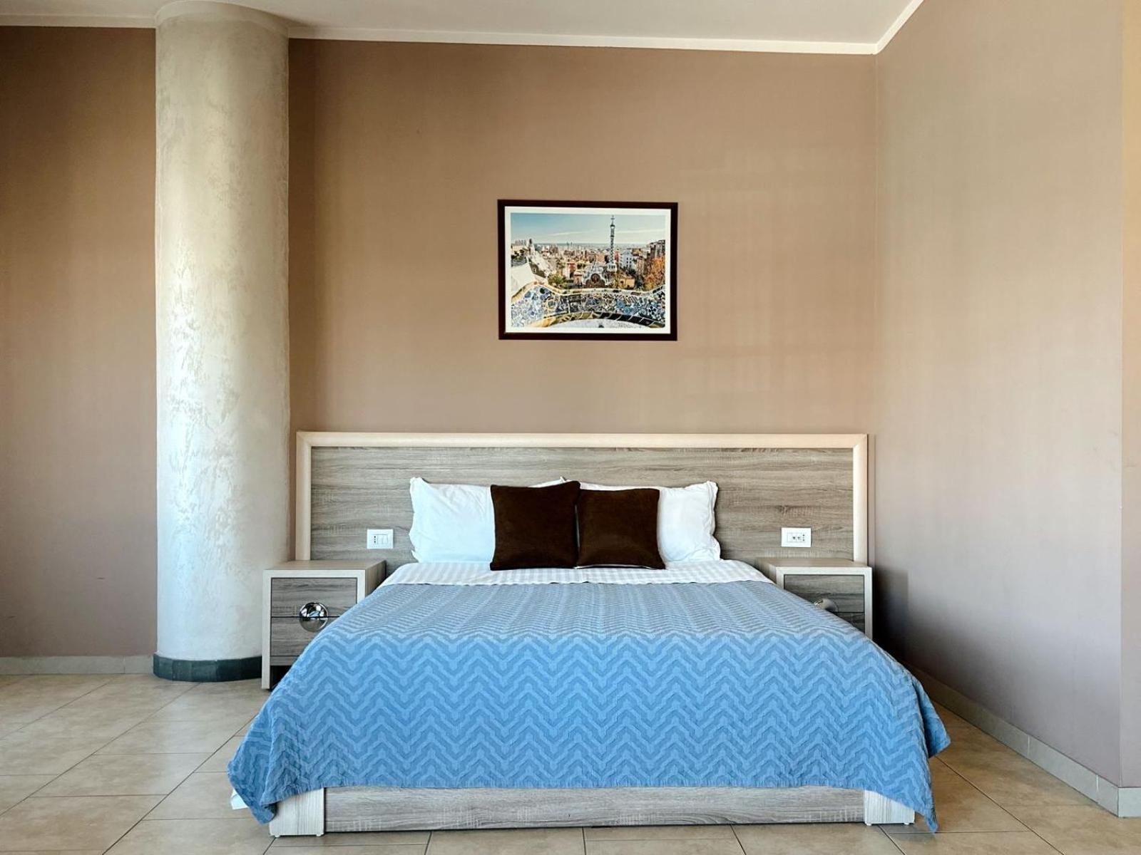 Hotel Terminal Tiranë Luaran gambar