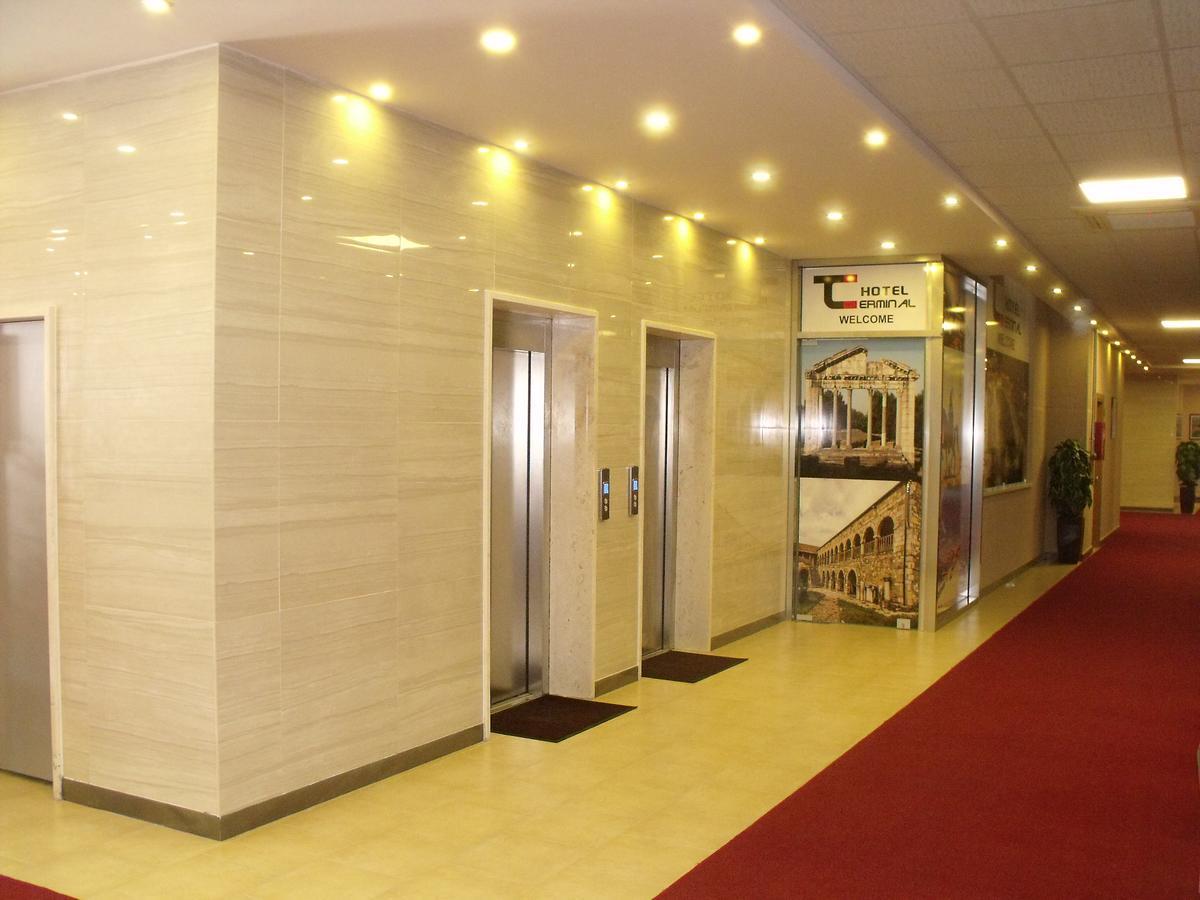 Hotel Terminal Tiranë Luaran gambar