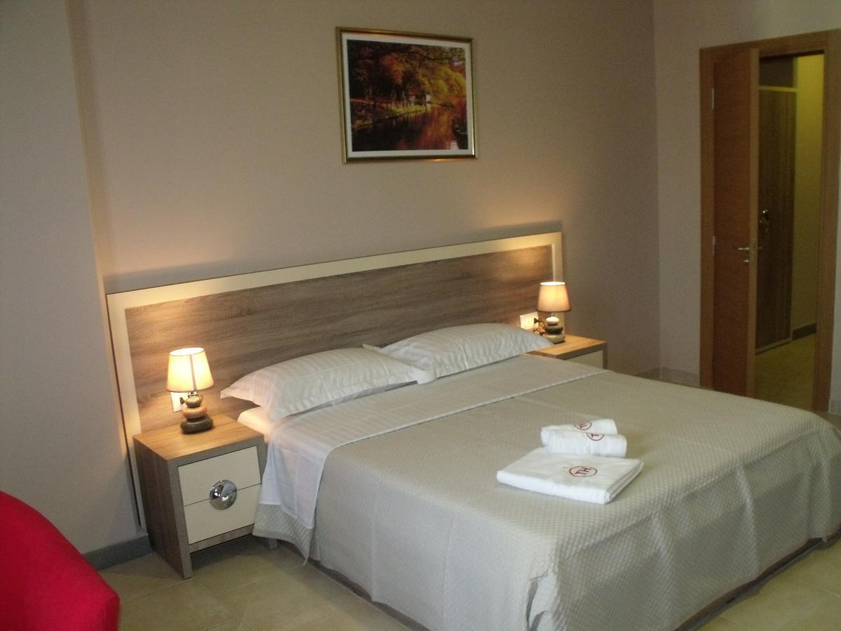 Hotel Terminal Tiranë Luaran gambar