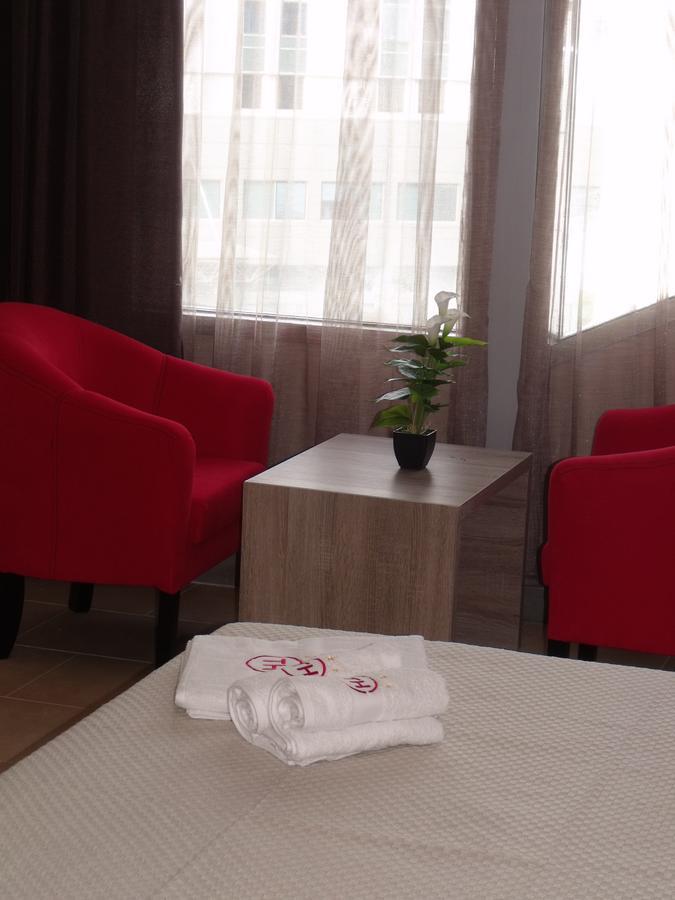 Hotel Terminal Tiranë Luaran gambar