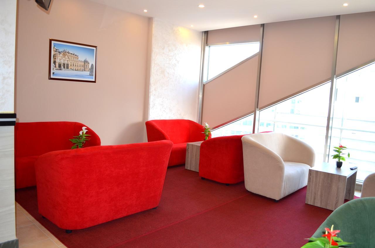 Hotel Terminal Tiranë Luaran gambar