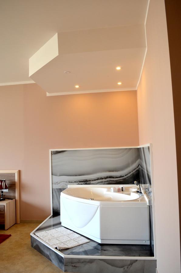Hotel Terminal Tiranë Luaran gambar