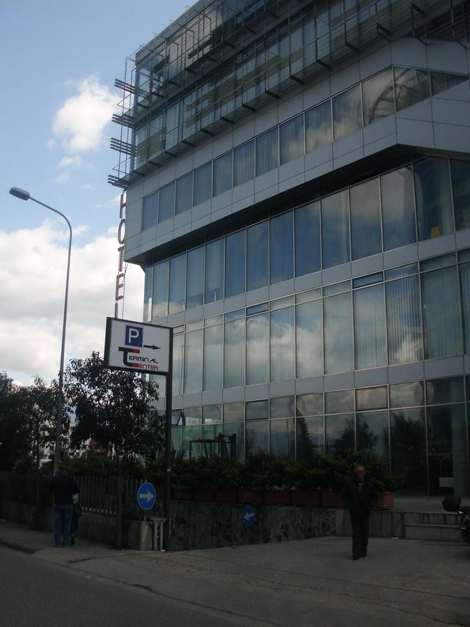Hotel Terminal Tiranë Luaran gambar