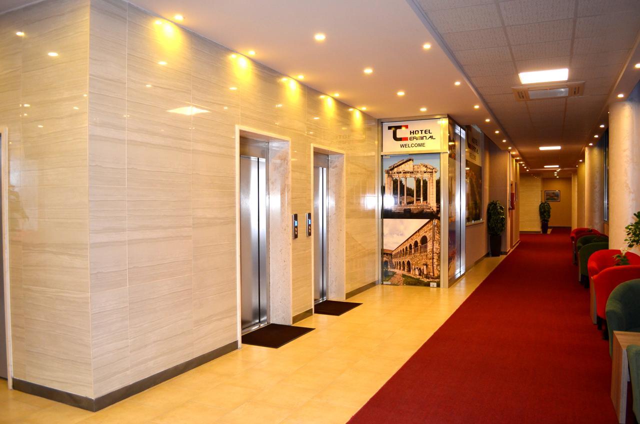 Hotel Terminal Tiranë Luaran gambar