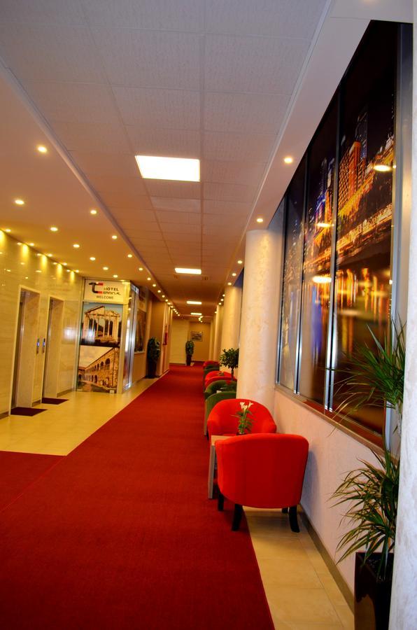 Hotel Terminal Tiranë Luaran gambar