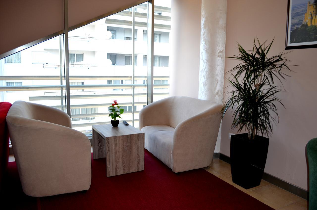 Hotel Terminal Tiranë Luaran gambar