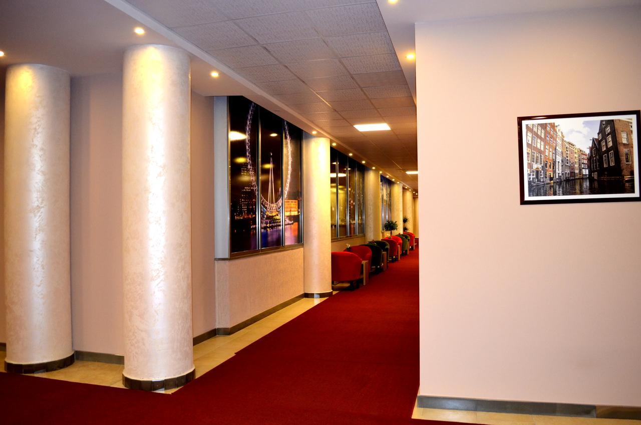 Hotel Terminal Tiranë Luaran gambar