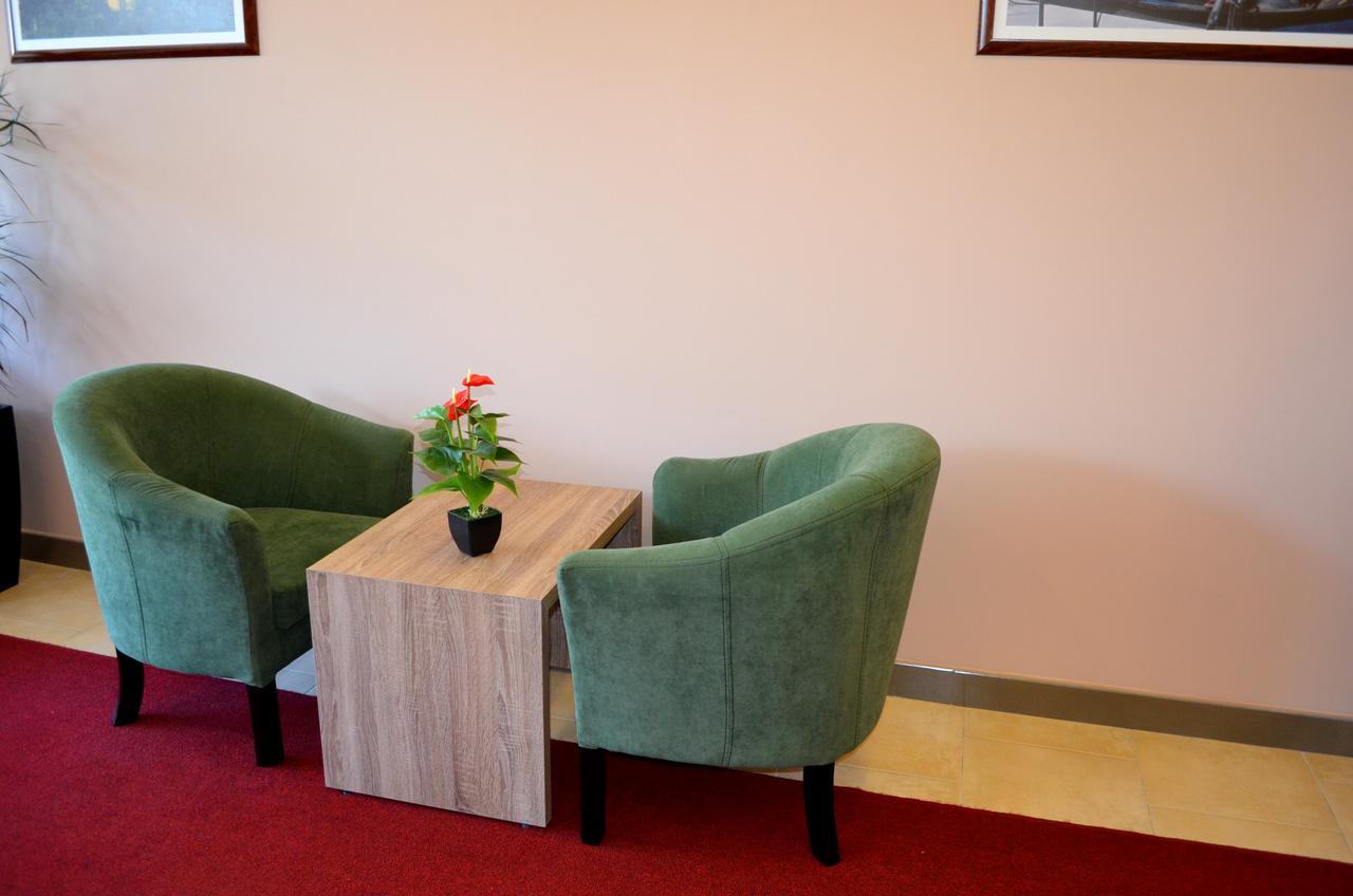 Hotel Terminal Tiranë Luaran gambar